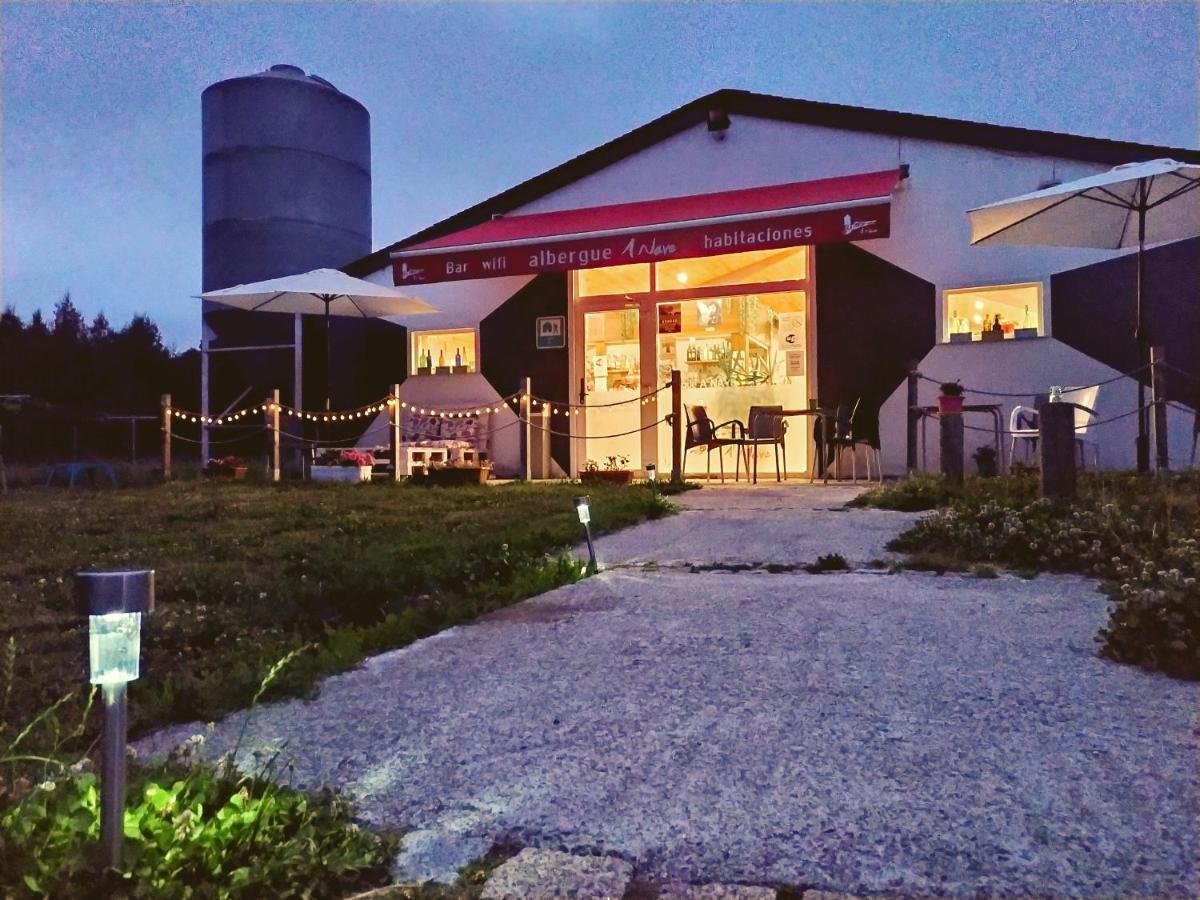 A Nave De Ferreira Hostel